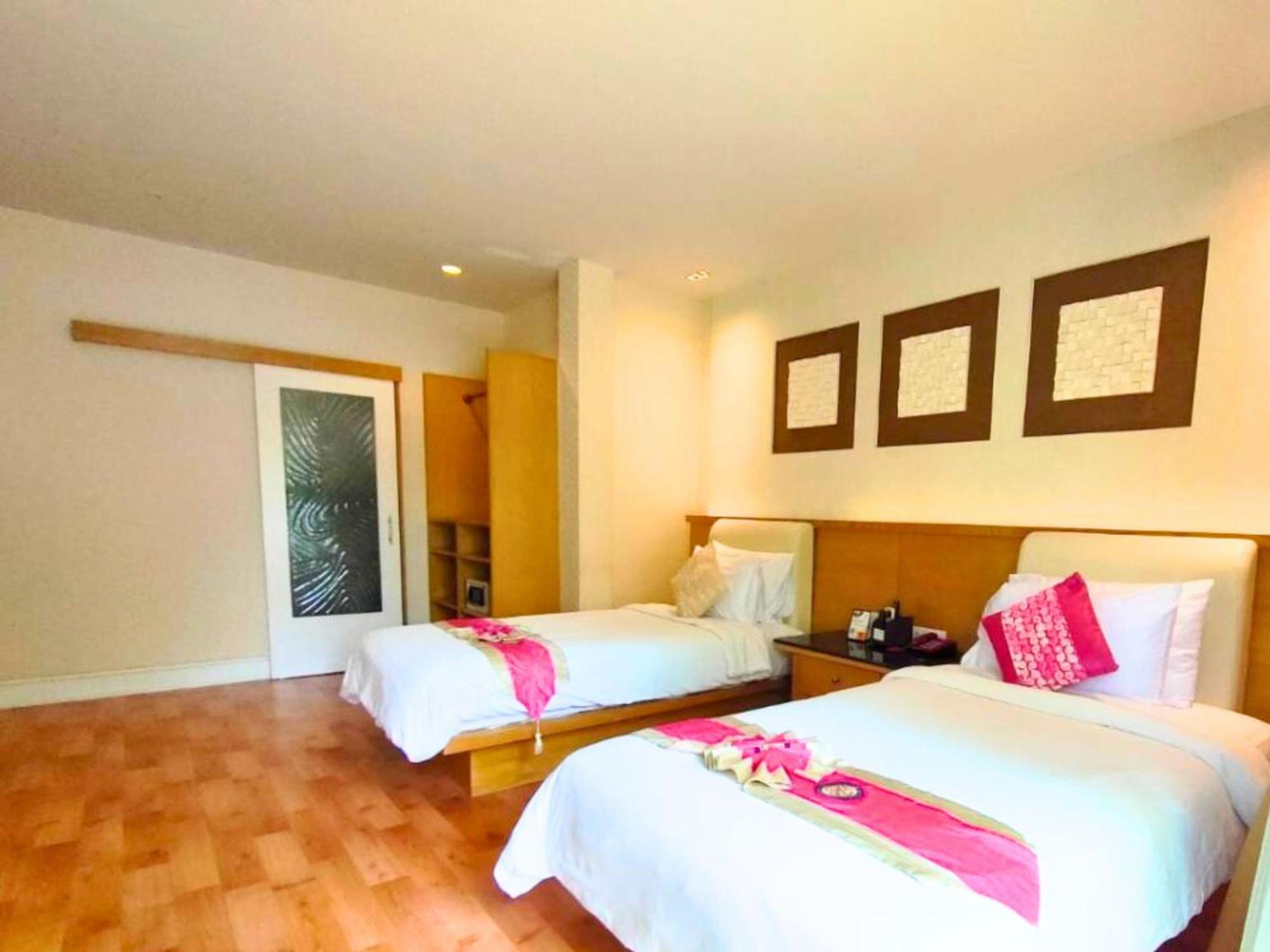 Vartika Resovilla Kuiburi Beach Resort And Villas Kui Buri Exterior photo
